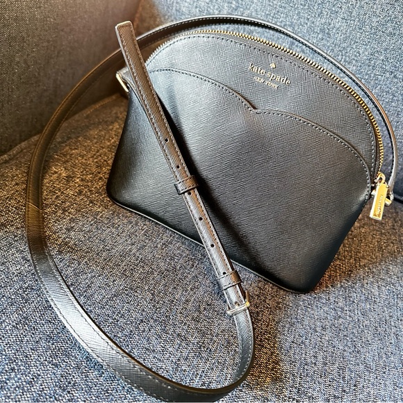 Kate Spade Crossbody Purse in Like New Condition - Picture 5 of 11